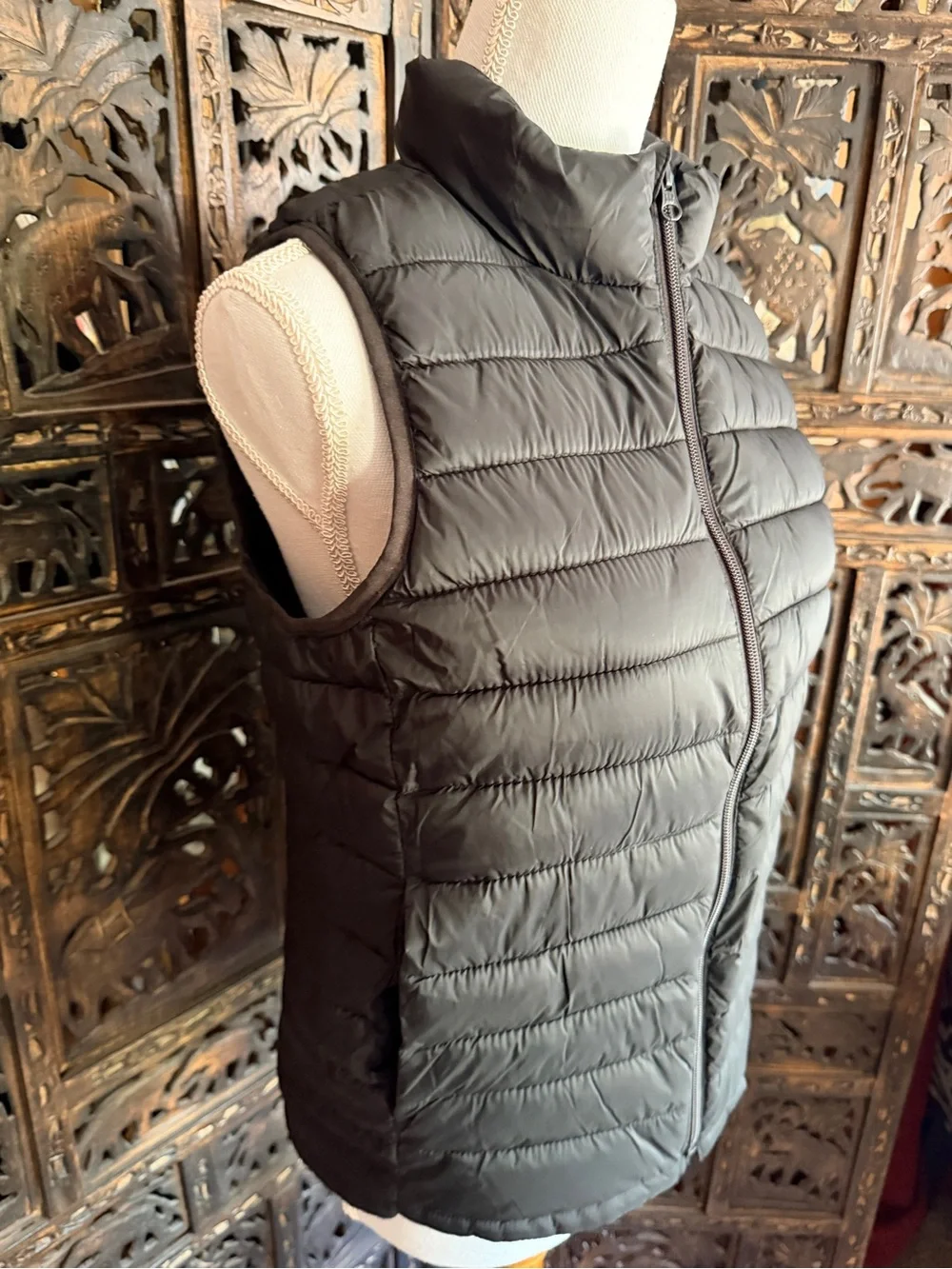 GAP Black Quilted Lightweight Puffer Vest Water Resistant